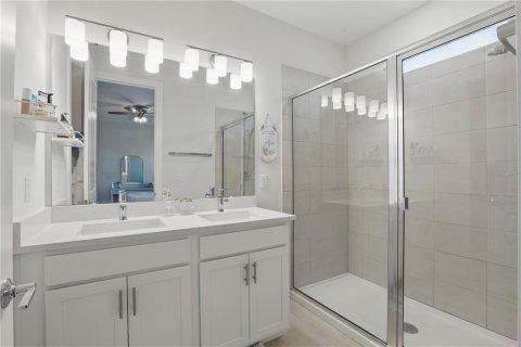 Townhouse in Oviedo, Florida 3 bedrooms, 174.38 sq.m. № 2205112 - photo 20