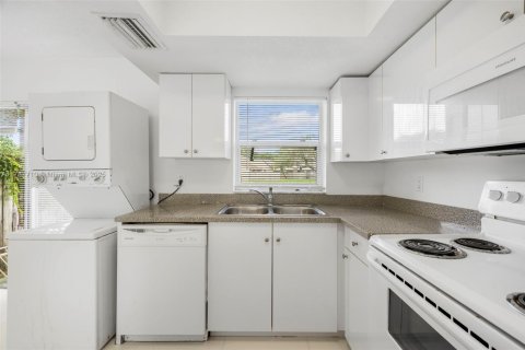 Commercial property in Lauderhill, Florida 284.75 sq.m. № 1705310 - photo 15