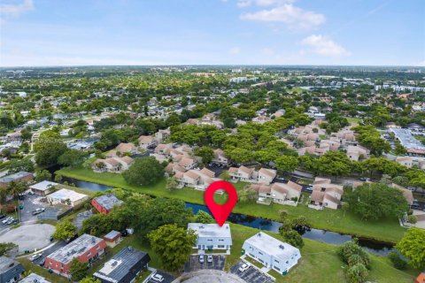 Commercial property in Lauderhill, Florida 284.75 sq.m. № 1705310 - photo 25