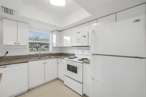 Commercial property in Lauderhill, Florida 284.75 sq.m. № 1705310 - photo 16