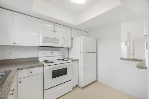 Commercial property in Lauderhill, Florida 284.75 sq.m. № 1705310 - photo 14