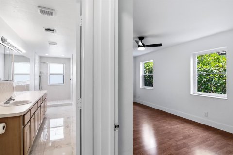 Villa ou maison à louer à Lake Worth, Floride: 3 chambres, 131.92 m2 № 2278969 - photo 15