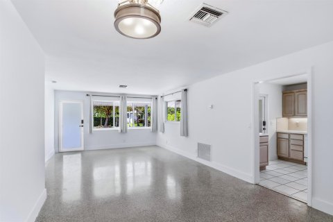 Villa ou maison à louer à Lake Worth, Floride: 3 chambres, 131.92 m2 № 2278969 - photo 4
