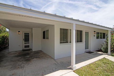 Villa ou maison à louer à Lake Worth, Floride: 3 chambres, 131.92 m2 № 2278969 - photo 3