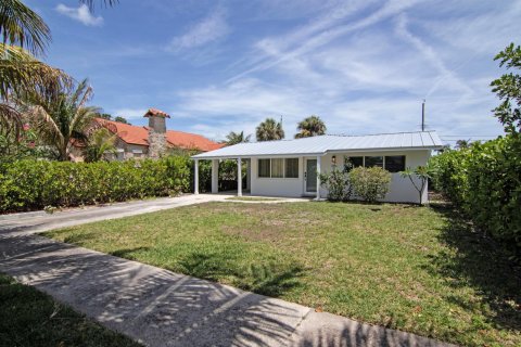 Villa ou maison à louer à Lake Worth, Floride: 3 chambres, 131.92 m2 № 2278969 - photo 2