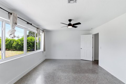 Villa ou maison à louer à Lake Worth, Floride: 3 chambres, 131.92 m2 № 2278969 - photo 7