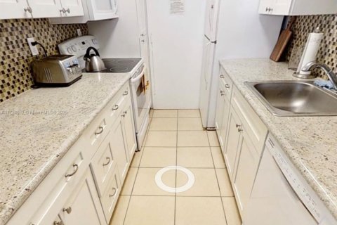 Copropriété à louer à Miami Beach, Floride: 1 chambre, 76.18 m2 № 1709418 - photo 16