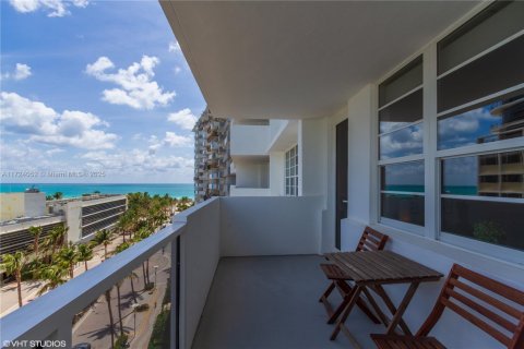 Copropriété à louer à Miami Beach, Floride: 1 chambre, 76.18 m2 № 1709418 - photo 22