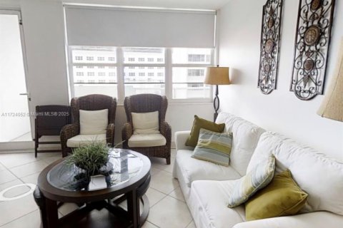 Copropriété à louer à Miami Beach, Floride: 1 chambre, 76.18 m2 № 1709418 - photo 8