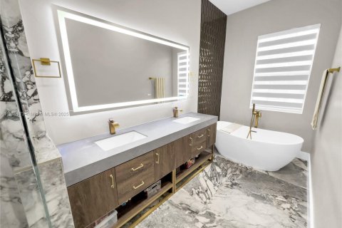 Купить таунхаус в Норт-Майами-Бич, Флорида 4 спальни, 196.49м2, № 1974822 - фото 15