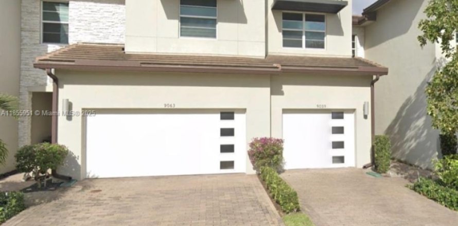 Townhouse in Lake Worth, Florida 3 bedrooms, 154.12 sq.m. № 1880277