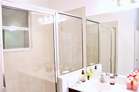 Adosado en venta en Lake Worth, Florida, 3 dormitorios, 154.12 m2 № 1880277 - foto 17