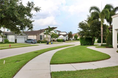 Adosado en venta en Lake Worth, Florida, 3 dormitorios, 154.12 m2 № 1880277 - foto 23