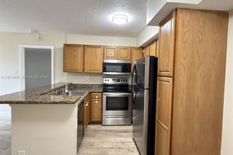 Condo in Coconut Creek, Florida, 2 bedrooms  № 2040449 - photo 7