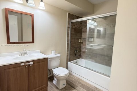 Condo in Coconut Creek, Florida, 2 bedrooms  № 2040449 - photo 14