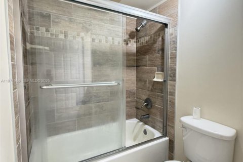 Condo in Coconut Creek, Florida, 2 bedrooms  № 2040449 - photo 20