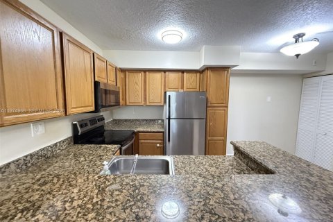 Condo in Coconut Creek, Florida, 2 bedrooms  № 2040449 - photo 5