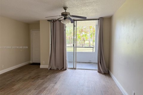 Condo in Coconut Creek, Florida, 2 bedrooms  № 2040449 - photo 10