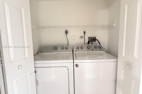 Condo in Coconut Creek, Florida, 2 bedrooms  № 2040449 - photo 22