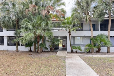 Condo in Coconut Creek, Florida, 2 bedrooms  № 2040449