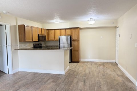 Condo in Coconut Creek, Florida, 2 bedrooms  № 2040449 - photo 2