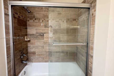 Condo in Coconut Creek, Florida, 2 bedrooms  № 2040449 - photo 13