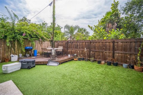 House in Tampa, Florida 3 bedrooms, 153.29 sq.m. № 1812764 - photo 28