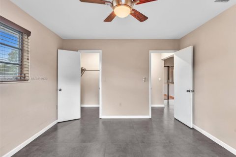 Casa en venta en Miami Lakes, Florida, 4 dormitorios, 162.95 m2 № 1970661 - foto 24