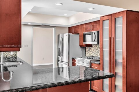 Casa en venta en Miami Lakes, Florida, 4 dormitorios, 162.95 m2 № 1970661 - foto 10