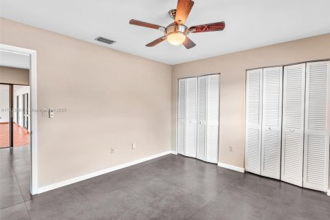 Casa en venta en Miami Lakes, Florida, 4 dormitorios, 162.95 m2 № 1970661 - foto 22