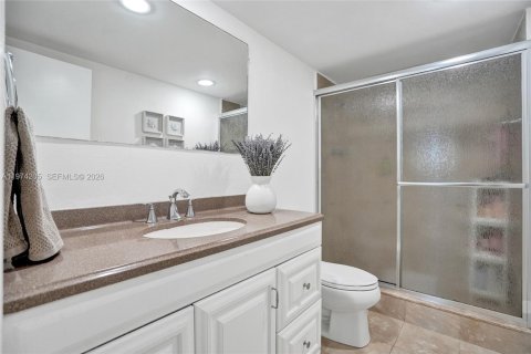 Copropriété à vendre à Sunny Isles Beach, Floride: 2 chambres, 143.91 m2 № 2174842 - photo 24