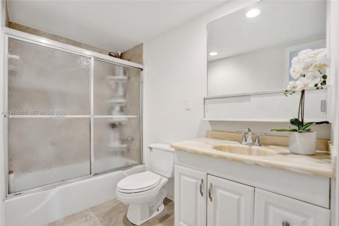 Copropriété à vendre à Sunny Isles Beach, Floride: 2 chambres, 143.91 m2 № 2174842 - photo 16