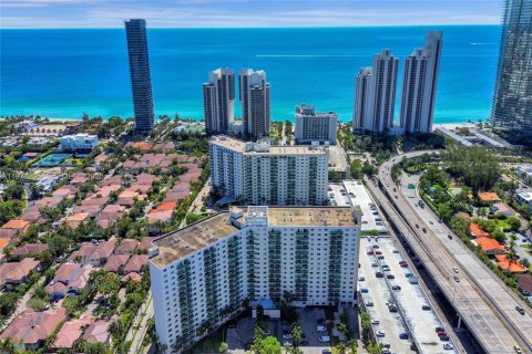 Copropriété à vendre à Sunny Isles Beach, Floride: 2 chambres, 143.91 m2 № 2174842 - photo 29