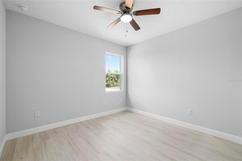 Casa en alquiler en Port Charlotte, Florida, 3 dormitorios, 128.11 m2 № 2208957 - foto 12