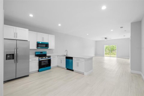 Casa en alquiler en Port Charlotte, Florida, 3 dormitorios, 128.11 m2 № 2208957 - foto 6