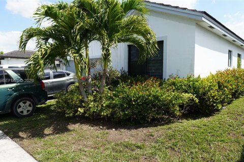 Купить виллу или дом в Майами, Флорида 4 спальни, 173.63м2, № 2047716 - фото 11