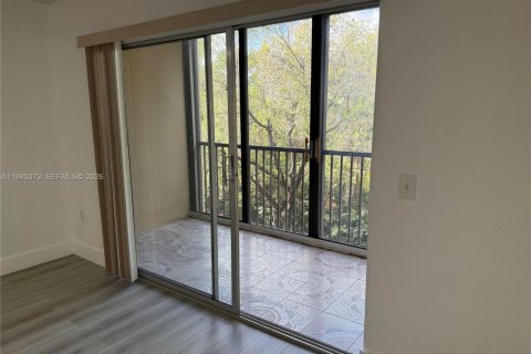 Copropriété à vendre à Pembroke Pines, Floride: 2 chambres, 95.88 m2 № 2001244 - photo 6