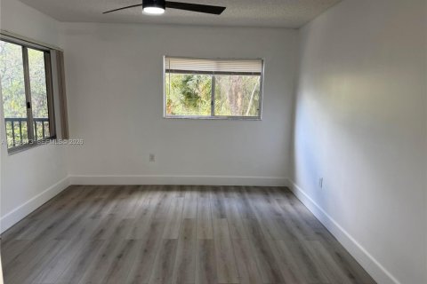 Copropriété à vendre à Pembroke Pines, Floride: 2 chambres, 95.88 m2 № 2001244 - photo 14