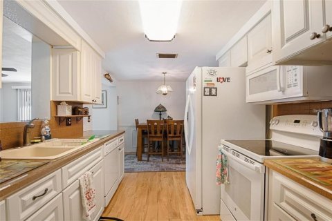 Villa ou maison à vendre à New Port Richey, Floride: 2 chambres, 104.79 m2 № 2232951 - photo 7