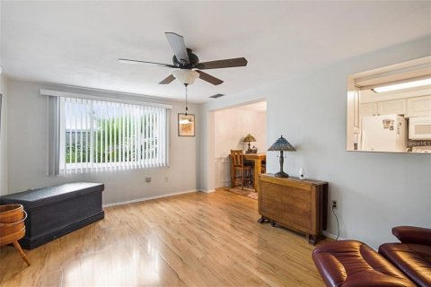 Villa ou maison à vendre à New Port Richey, Floride: 2 chambres, 104.79 m2 № 2232951 - photo 12