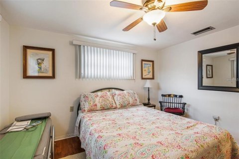 Villa ou maison à vendre à New Port Richey, Floride: 2 chambres, 104.79 m2 № 2232951 - photo 21