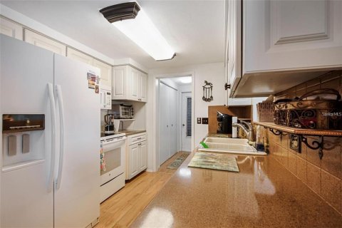 Villa ou maison à vendre à New Port Richey, Floride: 2 chambres, 104.79 m2 № 2232951 - photo 8