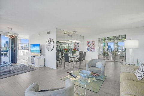 Снять в аренду кондоминиум в Авентура, Флорида 2 спальни, 126.44м2, № 1988452 - фото 8