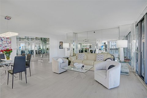 Снять в аренду кондоминиум в Авентура, Флорида 2 спальни, 126.44м2, № 1988452 - фото 6