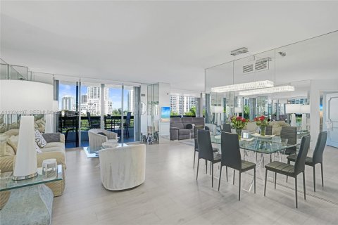 Снять в аренду кондоминиум в Авентура, Флорида 2 спальни, 126.44м2, № 1988452 - фото 5