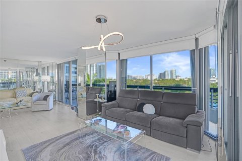 Снять в аренду кондоминиум в Авентура, Флорида 2 спальни, 126.44м2, № 1988452 - фото 10