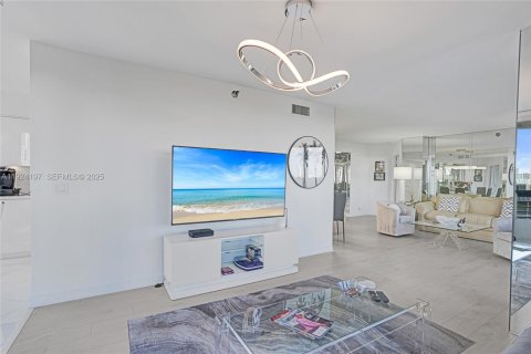 Снять в аренду кондоминиум в Авентура, Флорида 2 спальни, 126.44м2, № 1988452 - фото 11