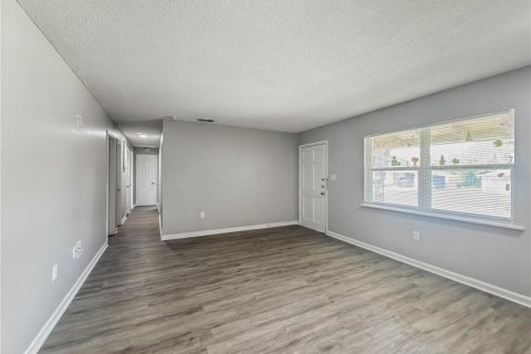 Villa ou maison à louer à Orlando, Floride: 5 chambres, 131.09 m2 № 2415493 - photo 2