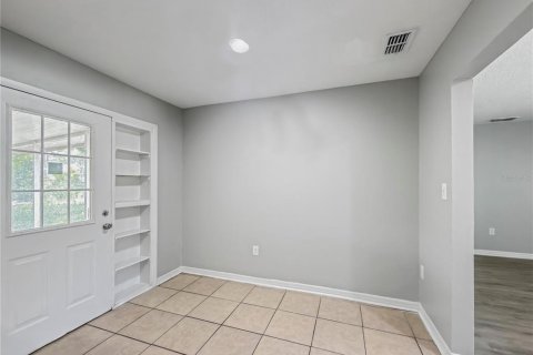 Villa ou maison à louer à Orlando, Floride: 5 chambres, 131.09 m2 № 2415493 - photo 9
