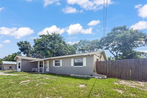 Villa ou maison à Orlando, Floride 5 chambres, 131.09 m2 № 2415493